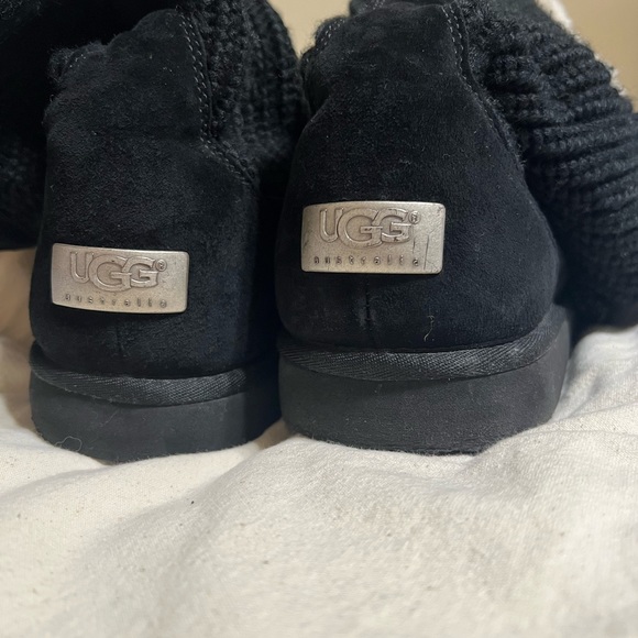 Women’s Ugg suburban sweater suede boots - Picture 3 of 8